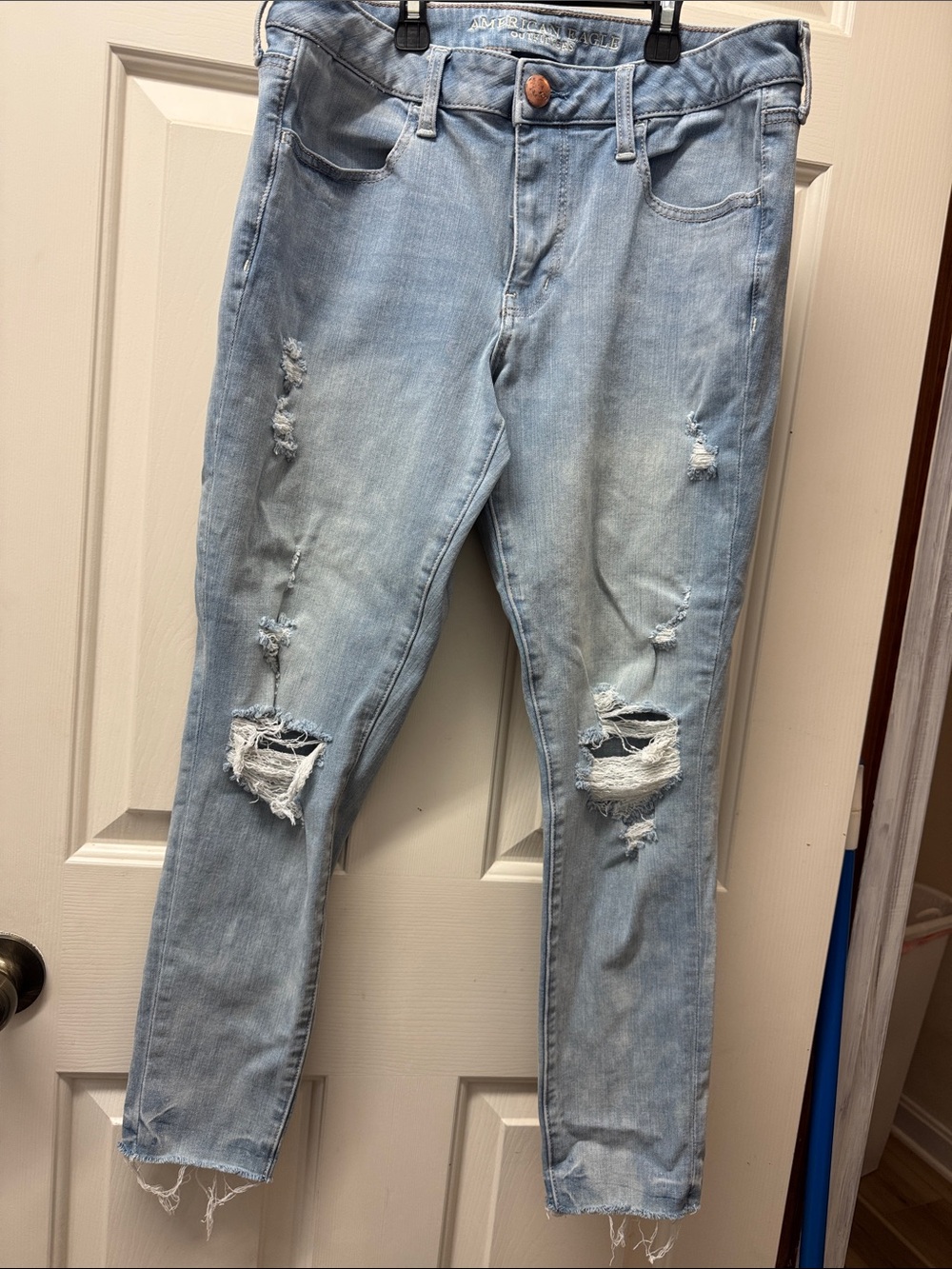American Eagle Outfitters Light Blue Distressed Skinny Jeans